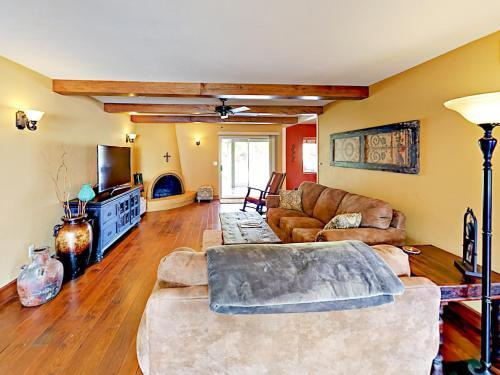 5630 E Waltann Lane Home