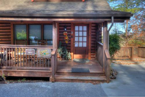 Lucky Logs #283 - Two Bedroom Cabin