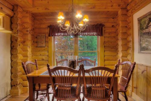 Lucky Logs #283 - Two Bedroom Cabin