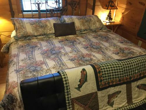 The Treehouse 3 Bedroom Cabin With Fire Pit