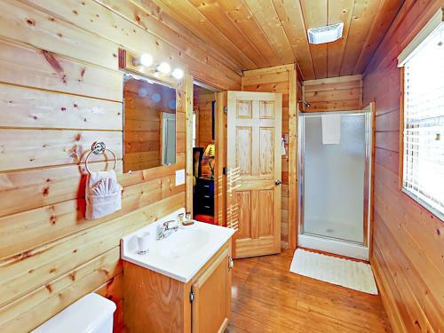 1304 Pine Trail Cabin