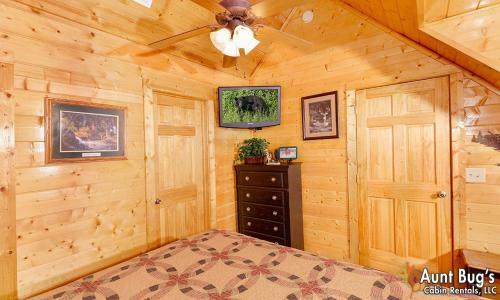 Papa Bear Lodge #565 - Five Bedroom Cabin