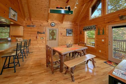 Boulder Bear Lodge #355 - Three Bedroom Cabin