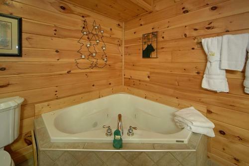 Boulder Bear Lodge #355 - Three Bedroom Cabin