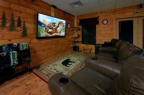 Boulder Bear Lodge #355 - Three Bedroom Cabin