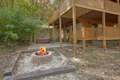 Tranquility Den 210 - Two Bedroom Cabin