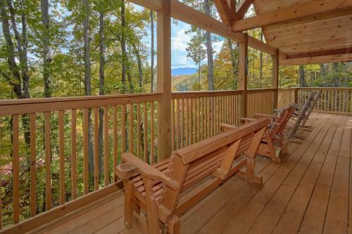 Tranquility Den 210 - Two Bedroom Cabin