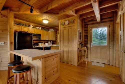 A Moonlight Ridge #162 - One Bedroom Cabin
