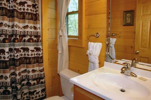 Skinny Dippin' #261 - Two Bedroom Cabin