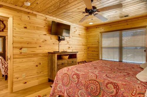 River Romance 2328 - One Bedroom Cabin