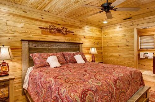 River Romance 2328 - One Bedroom Cabin