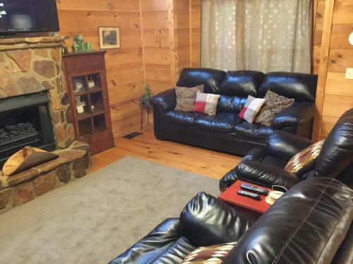 Bonnie Lass 3 Bedroom Cabin With Fire Pit
