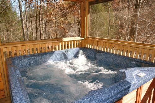 Romantic Hideaway #126 - One Bedroom Cabin