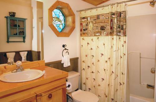 Romantic Hideaway #126 - One Bedroom Cabin