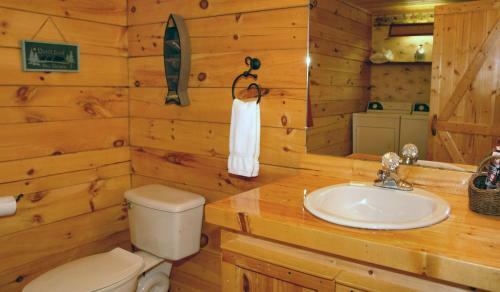 Romantic Hideaway #126 - One Bedroom Cabin