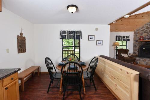 Moonshine Kisses Cabin