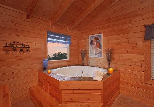 Hollywood In The Hills Cabin