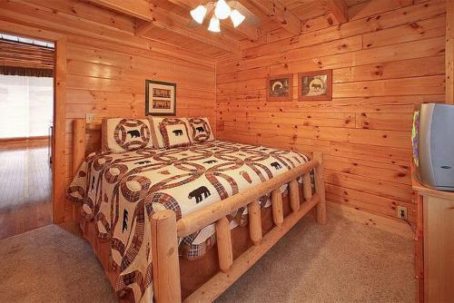 Hollywood In The Hills Cabin