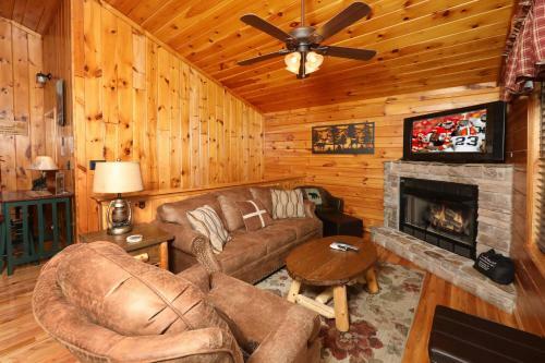 Just Hanging Out - Three Bedroom