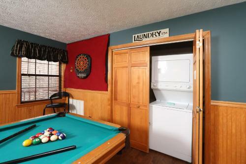 Just Hanging Out - Three Bedroom