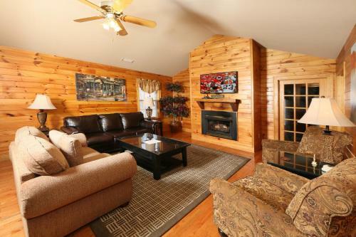 Cedar Falls (#8) - Three Bedroom
