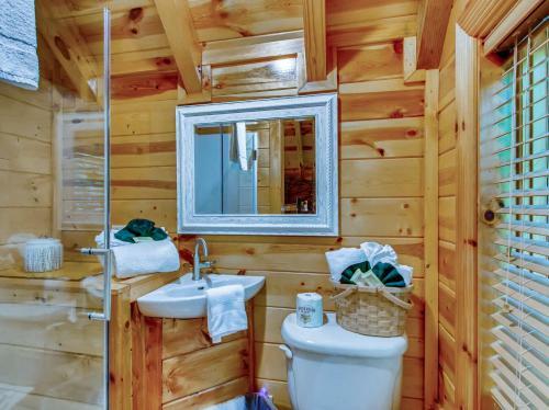 A River Adventure #4237 - Four Bedroom Cabin