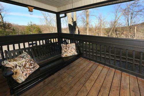 Oak Tree Lodge (#3) - Seventeen Bedroom