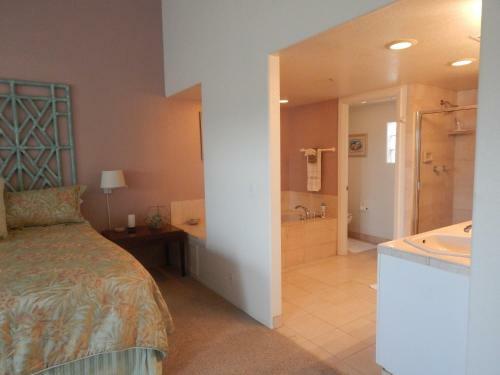 233 Park Two-bedroom Apartment