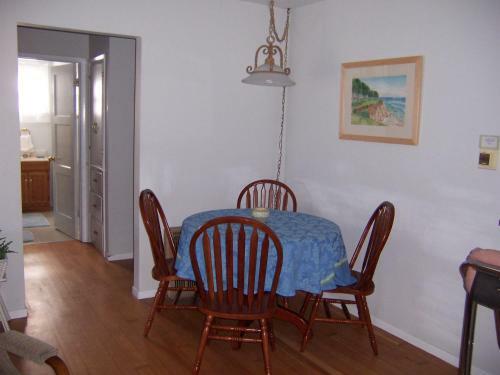369 Stimson Three-bedroom Holiday Home
