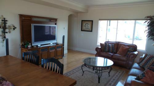 271 Wadsworth Two-bedroom Apartment