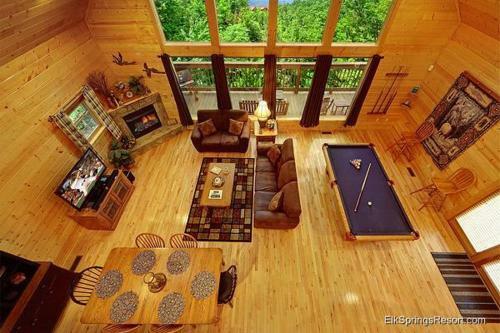 Knotty Pine Delight Holiday Home