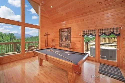 Knotty Pine Delight Holiday Home