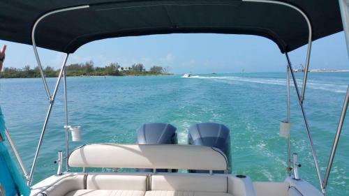 Natural Paradise Sleeps 16
