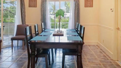 Natural Paradise Sleeps 16