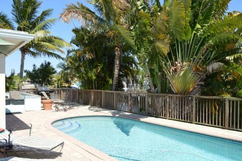 Tropical Home On The Water