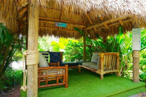 Hotel Riverside Apartments By The Beach
