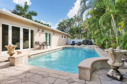 Affinity Robbins -five Bedroom Home