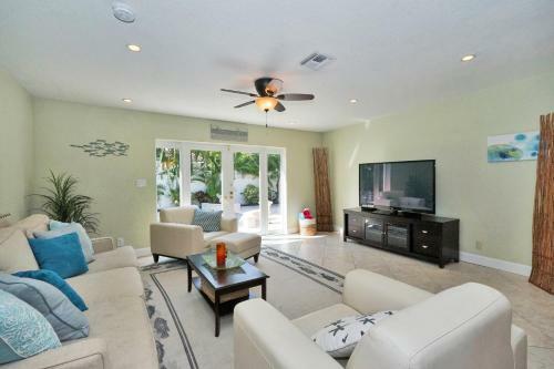 Affinity Robbins -five Bedroom Home