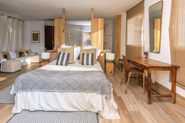 Hotel De La Plage Mahogany