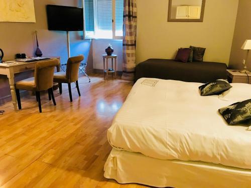 Hotel Chateau Meyre