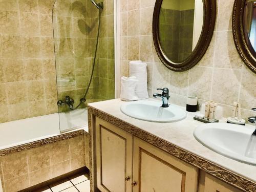 Hotel Chateau Meyre