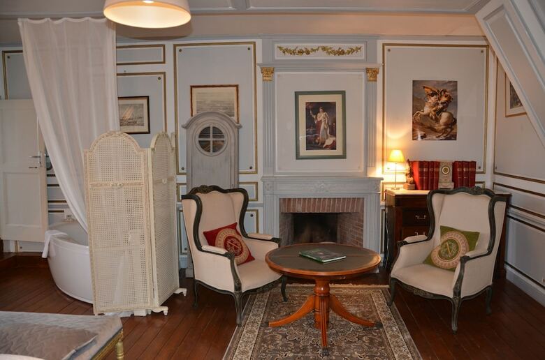 La Tour Du Lion - Guest House