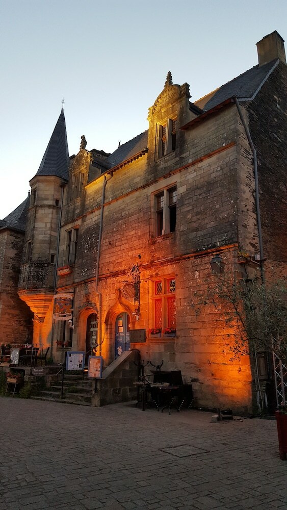 La Tour Du Lion - Guest House