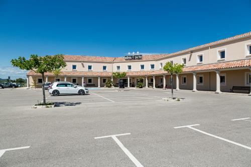 Inter-hotel Le Ya'tis