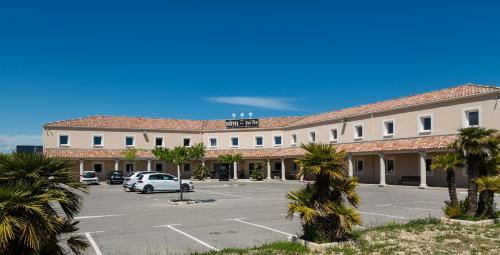 Inter-hotel Le Ya'tis