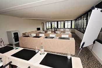 Bed & Breakfast Les Jardins De Saint-benoit - Apartments