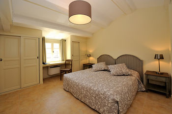 Bed & Breakfast Les Jardins De Saint-benoit - Apartments