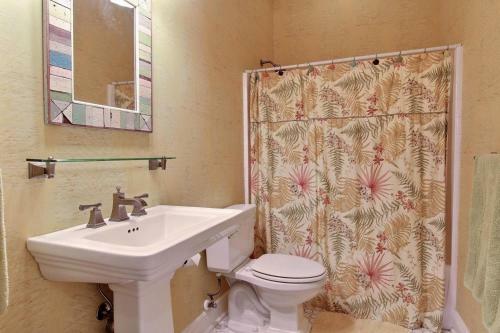 Cinnamon Shore- Happy House 146 Be