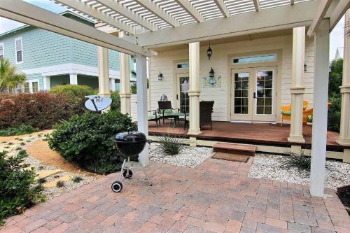 Cinnamon Shore- Happy House 146 Be
