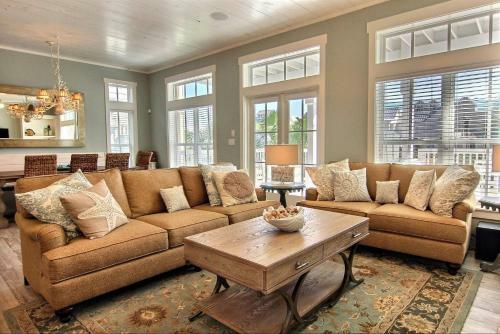 Cinnamon Shore- Southern Comfort 169 Be